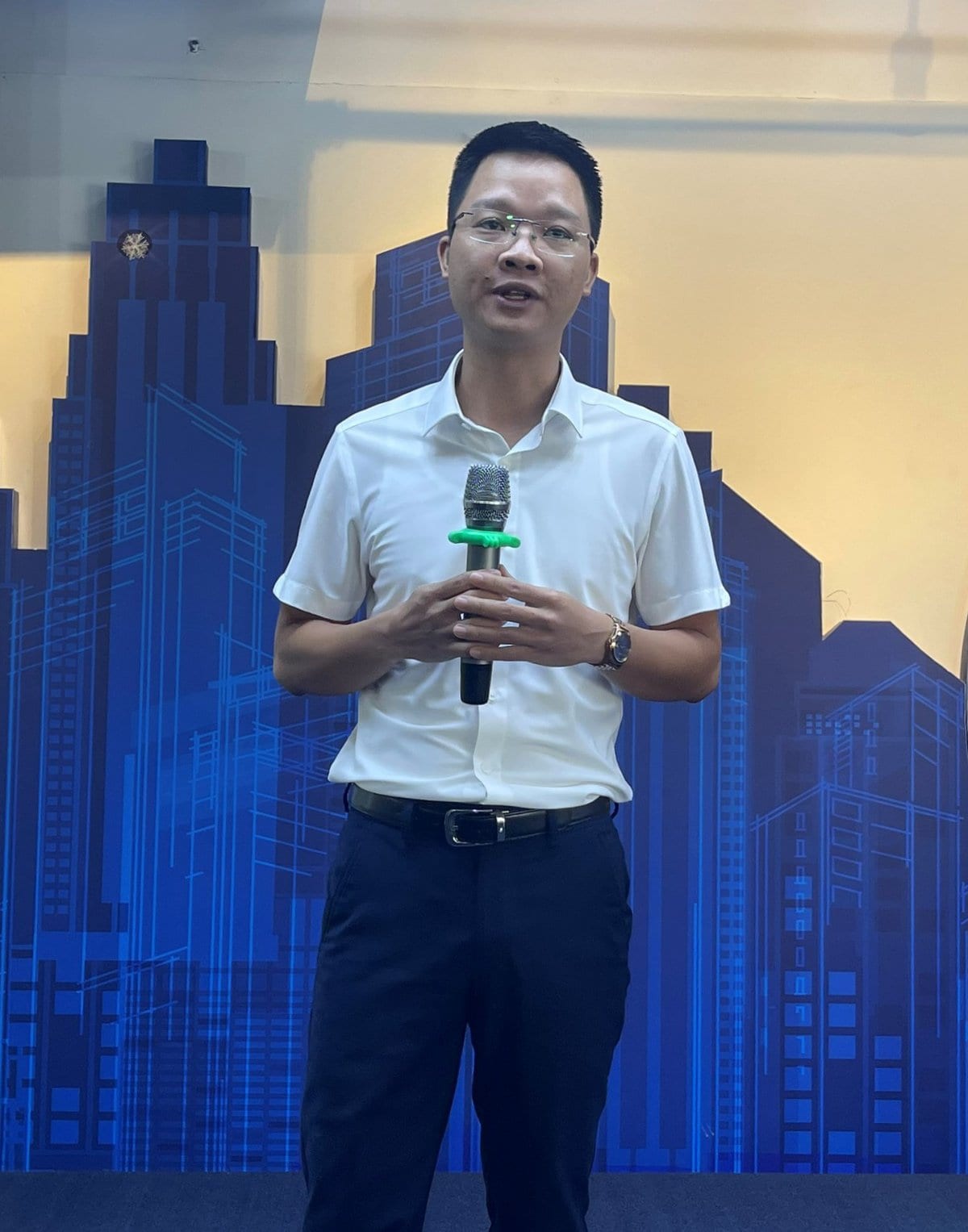 GĐKD Trọng Trung thay mặt BLĐ Công ty gửi lời chúc Lễ Trung Thu tới toàn thể CBNV Công ty BĐS Toàn Cầu